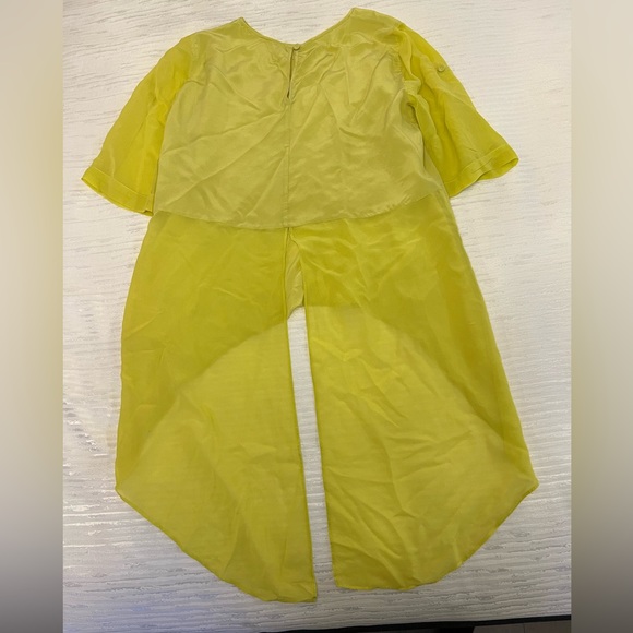 BCBG high low top - Picture 2 of 2